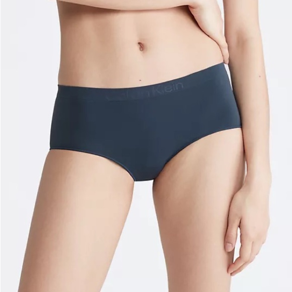 NWT Calvin Klein Bonded Flex Boyshort Size Small